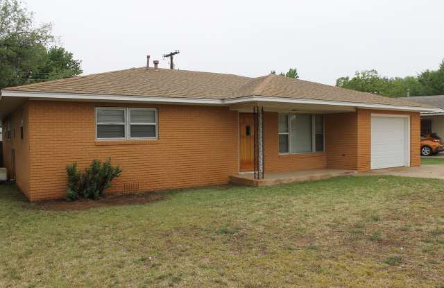 UPDATED LARGE 3 BEDROOM HOME Gallery 3
