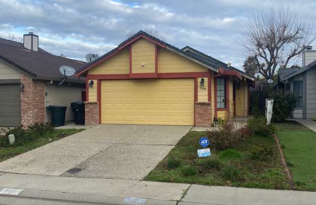 A Must See Roseville 3 Bedroom, 2 bath Home photos photos