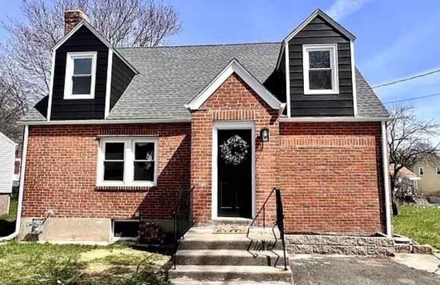 14 Albert Avenue - 14 Albert Avenue, Wethersfield, CT 06109