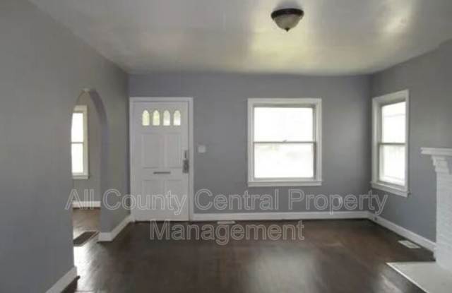 1319 31st Street Gallery 2