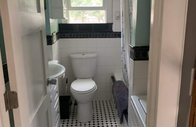 81 Baker St photos photos