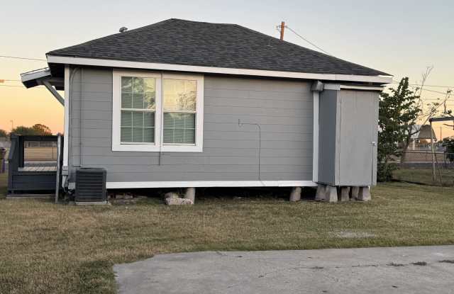 413 Osage Street **NEW** Gallery 4