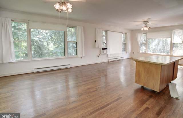 6700 WEAVER AVENUE Gallery 4