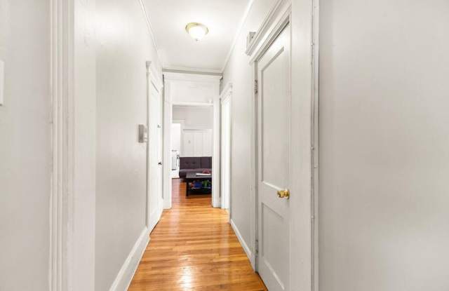 Nice 4 bed in Allston photos photos