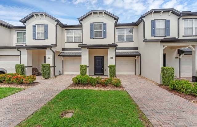 Beautiful 3 Bedrooms  2.5 Baths Townhome in Moss Park photos photos