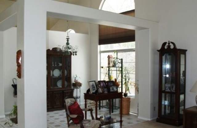 5172 VIA PORTOLA Gallery 4