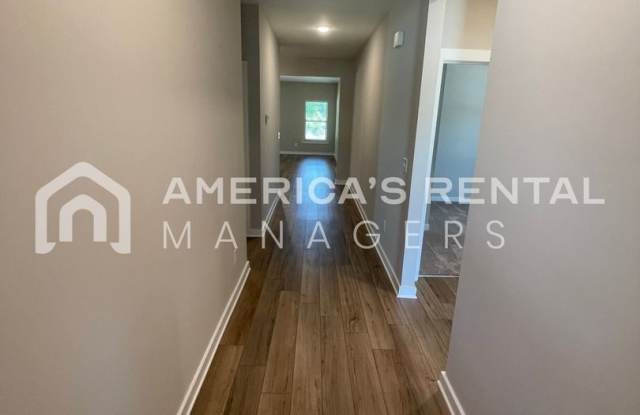 Home for Rent in Jasper, AL!!! Available to View Now!!! ***SIGN A 13 MONTH LEASE BY 8/15/26 TO RECEIVE 1 MONTH FREE RENT!!!!*** Gallery 4