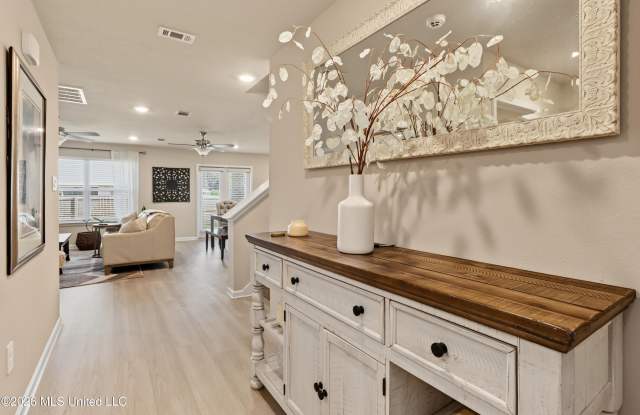 9337 Lexi Lane Gallery 2