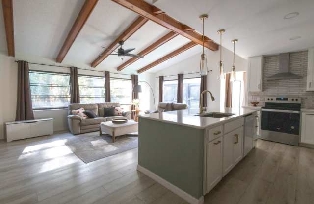 19 Hollyhock Court Gallery 1