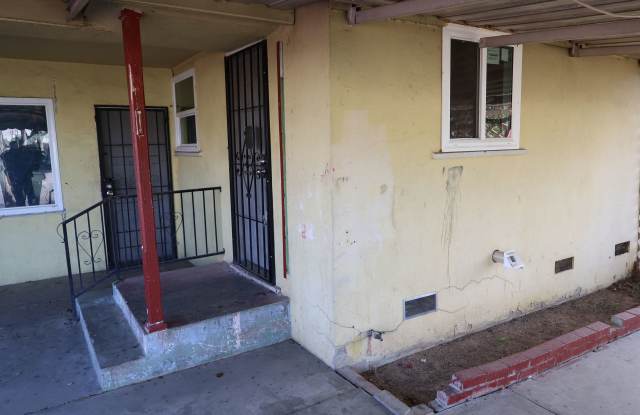 3 Bedroom 1 Bathroom House available in Oildale! Gallery 3