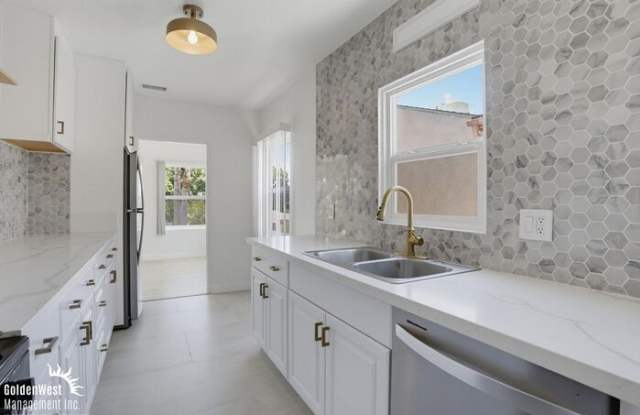 5738 Meade Avenue Gallery 3