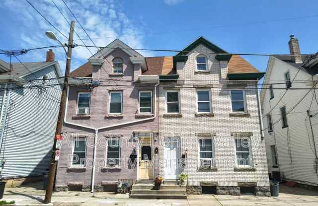 427 W Berwick photos photos