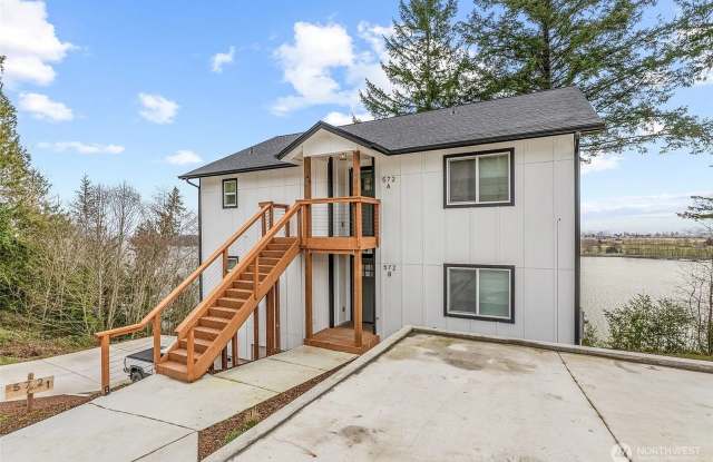 572 Columbia St #B - Cathlamet, WA Gallery 1