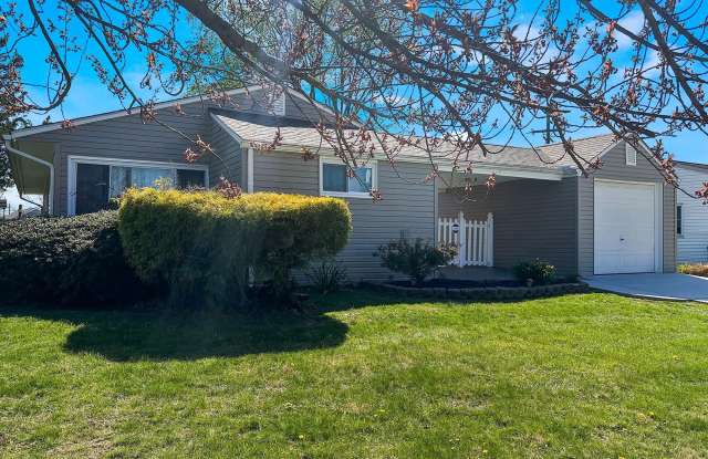 10 INCURVE ROAD - 10 Incurve Road, Levittown, PA 19057