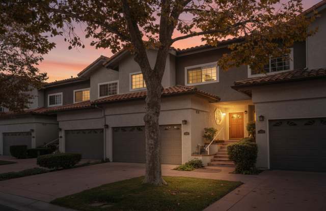 3009 E Hillcrest Drive photos photos