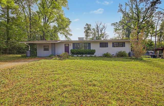 3bd/2 ba pool home close to Apalachee Parkway Gallery 3