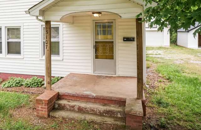 Cute and Tranquil 2 bed/1bath near Elon Gallery 3
