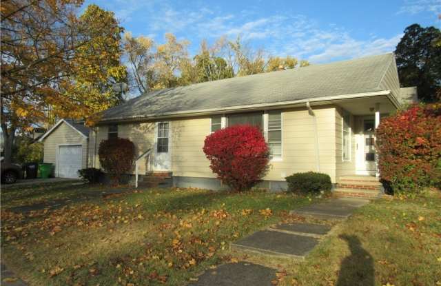 285 Marion Drive - 285 Marion Drive, Bedford, OH 44146