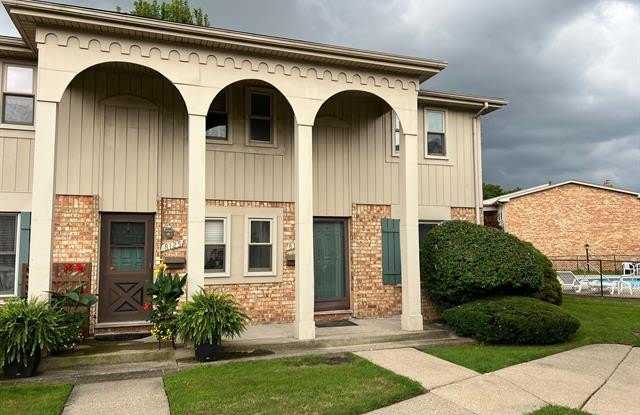 8127 CLAY - 8127 Clay Court, Sterling Heights, MI 48313
