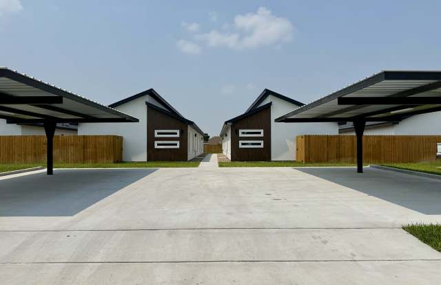 1308 West Platinum Drive - 3 photos photos