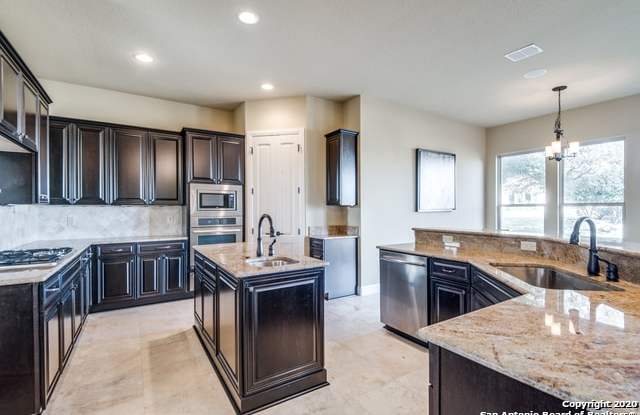 137 STONE HILL DR Gallery 2