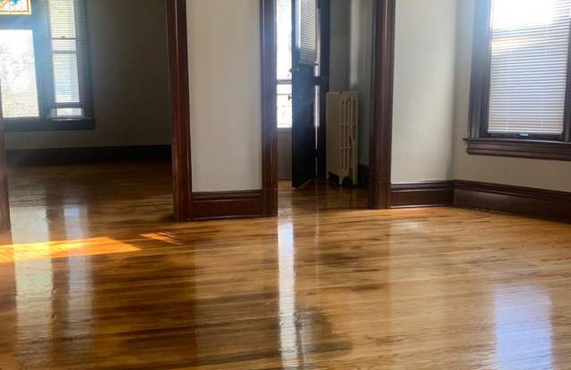 953 Margaret Street Gallery 2