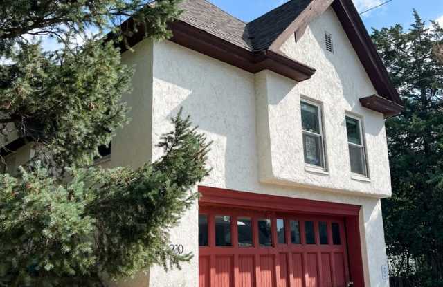 Historic carriage house renovated into a loft apartment! 1 bed 1 bath! Close to downtown photos photos