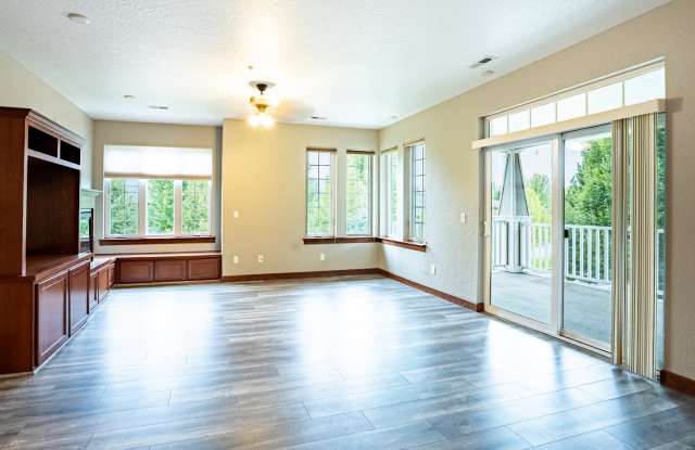 4444 Greenchain Loop - 4 Gallery 2
