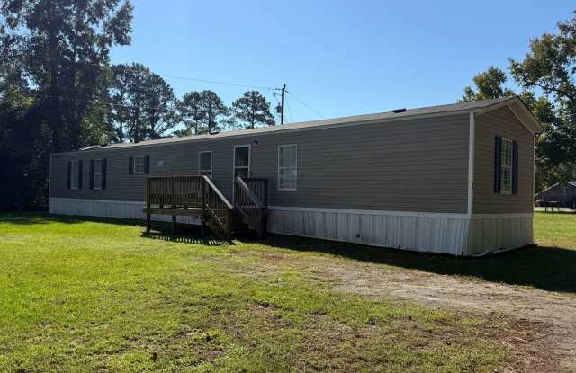 3 Bedroom, 2 Bath Mobile Home Gallery 1