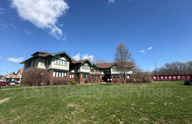 3510 E Fall Creek Parkway North Dr photos photos 3510 E Fall Creek Parkway North Dr photos photos