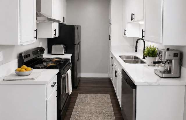 Carlsbad Coast Apts Gallery 3