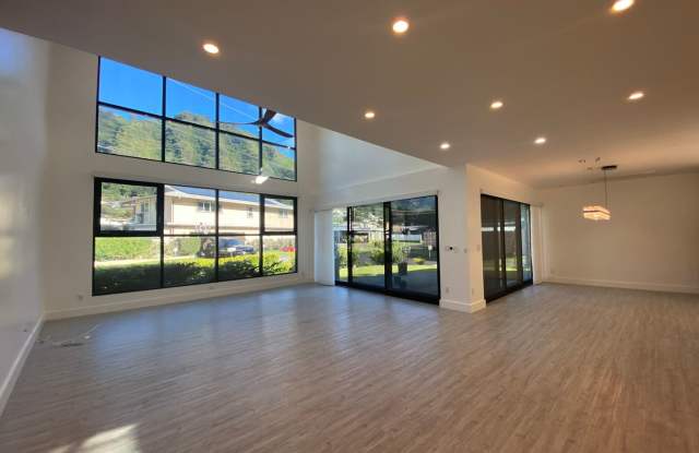 Manoa 5 Bedroom, 3.5 Bathroom, 2-Car Garage Rental ! photos photos