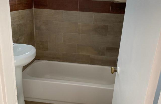 2 bedroom apartment for Rent  -----------wPrivate Entrance --     1700.00 Gallery 2