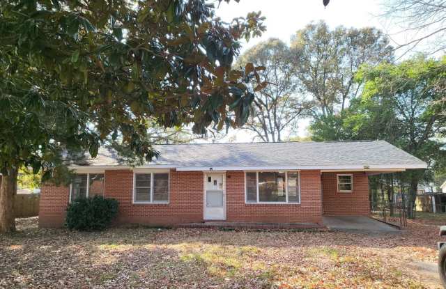 303 Sparta Street - 303 Sparta Street, Warner Robins, GA 31088