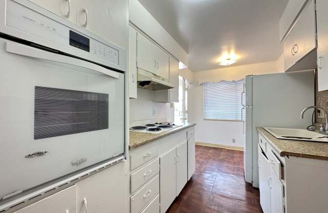 2 Bedroom Duplex Close to Midtown! Gallery 4