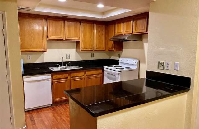 22790 Lakeway Drive Gallery 3