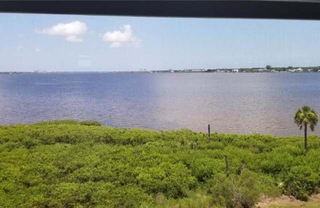 920 TIDEWATER SHORES LOOP Gallery 2