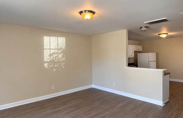 3 bedroom, 2.5 bath Total Electric Condo in Gibsonville Gallery 2