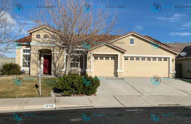 Beautiful 3 Bedroom, 2Bath, 3 Car Garage home in South Reno With Large Back Yard and Hot Tub! photos photos