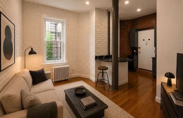 59 Thompson St Gallery 2