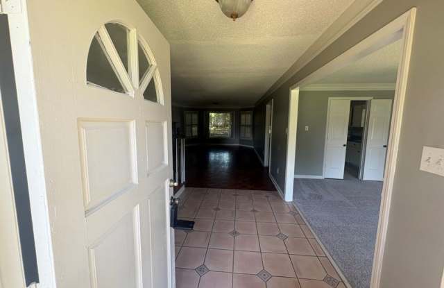 8330 Nordmore Cv Gallery 3