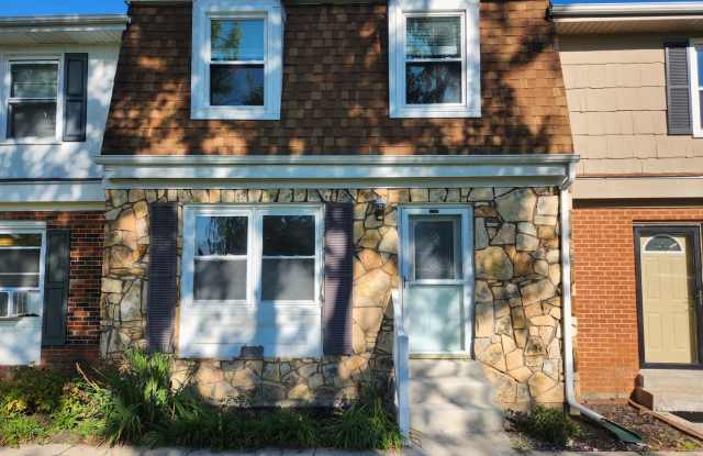 2 Bedroom, 1.5 Bath Condo in Centerville School District! Gallery 1