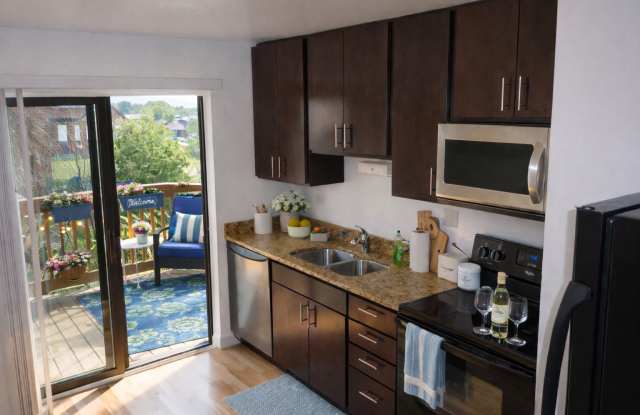 1851 North Green Lane North photos photos