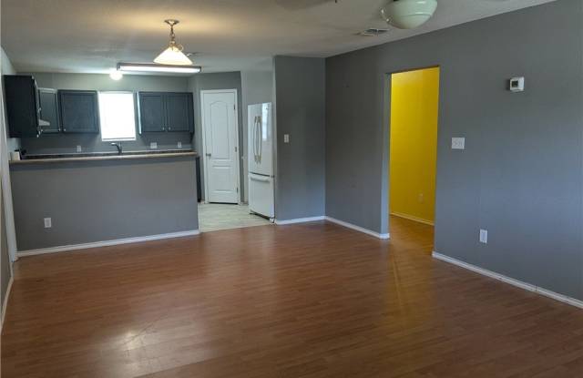718 Seabreeze Street Gallery 3