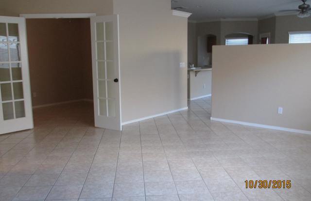2310 S ABBEY -- Gallery 3