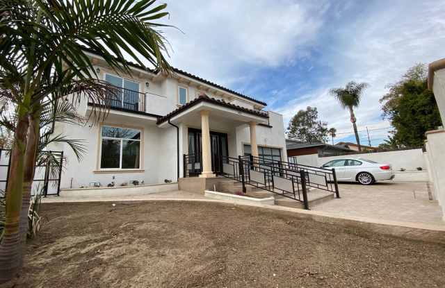 6731 Sunnyslope Avenue Gallery 3