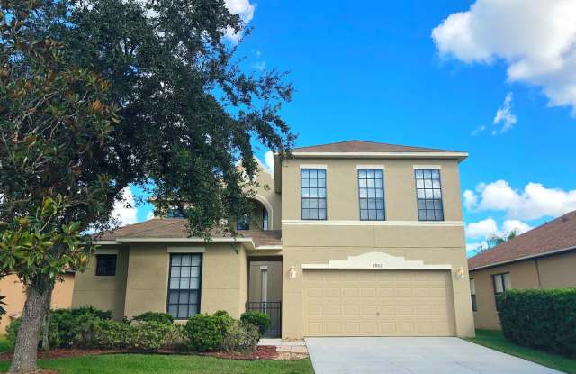 GORGEOUS, LARGE HOME 4/2.5 with Large Bonus Room IN TIVOLI WOODS W/SEPARATE CASITA! - 8902 Venezia Plantation Drive, Orlando, FL 32829