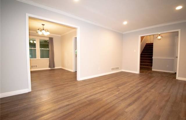 2925 Ridgelock Court Gallery 4