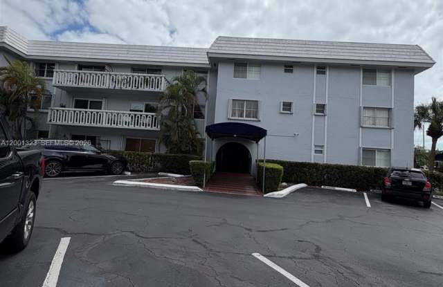 100 Edgewater Dr photos photos
