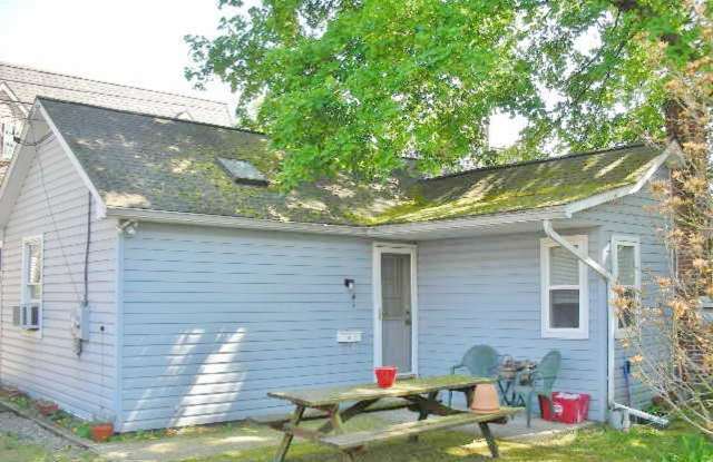 Hartswick Ave. 136 photos photos